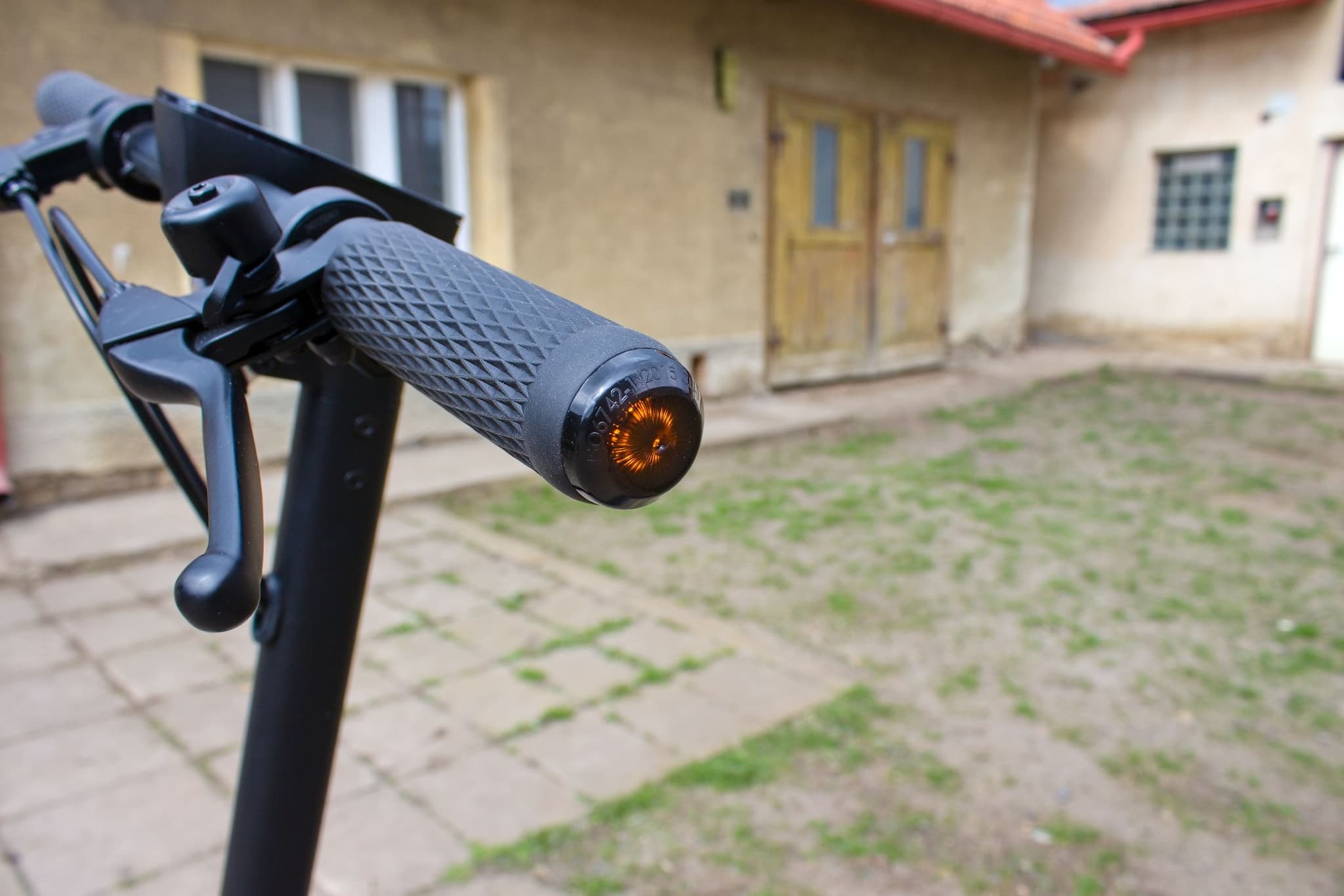 zatmavené blinkry sencor scooter s80, recenze testado