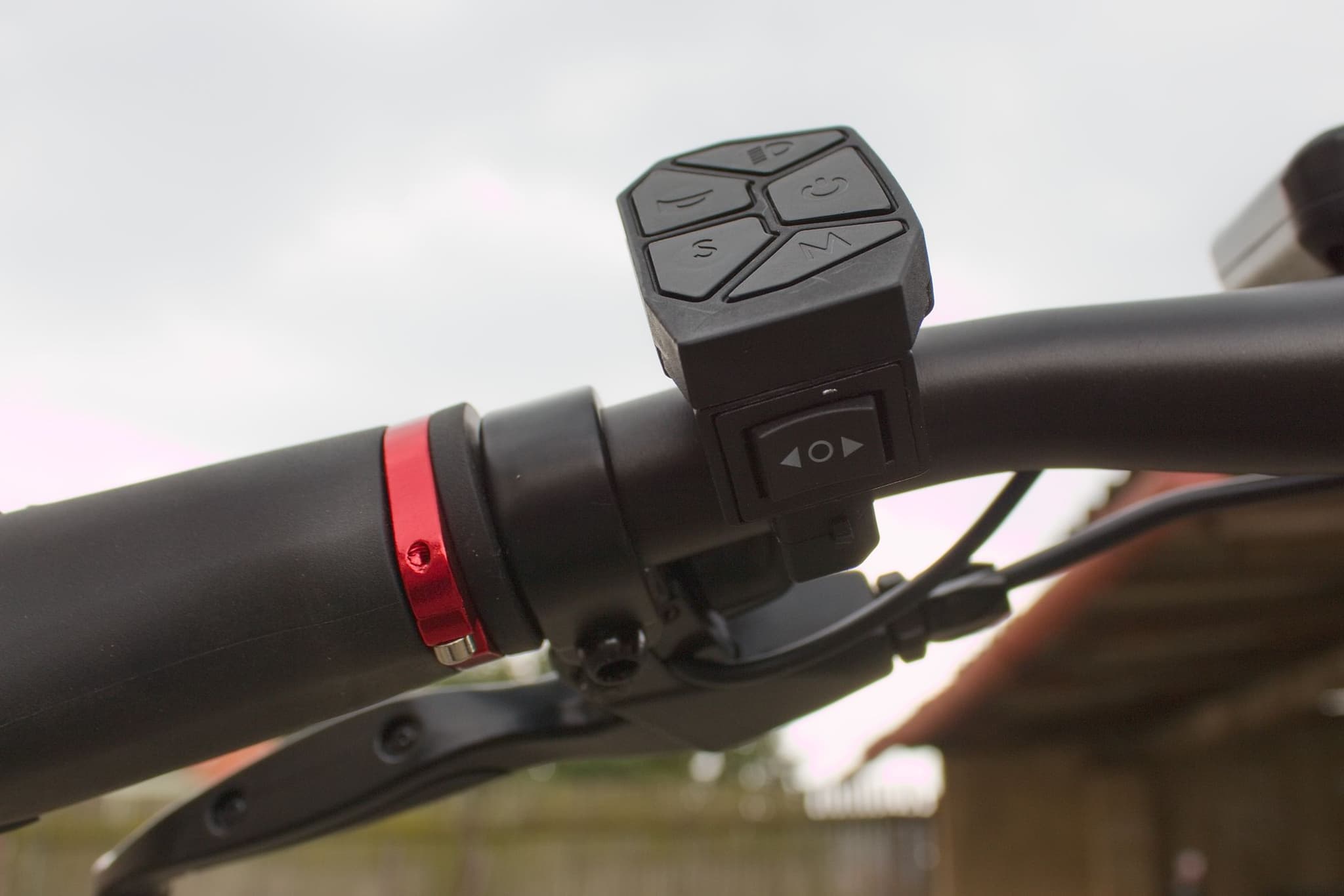 přepínač blikačů koloběžky sencor scooter x70, recenze testado