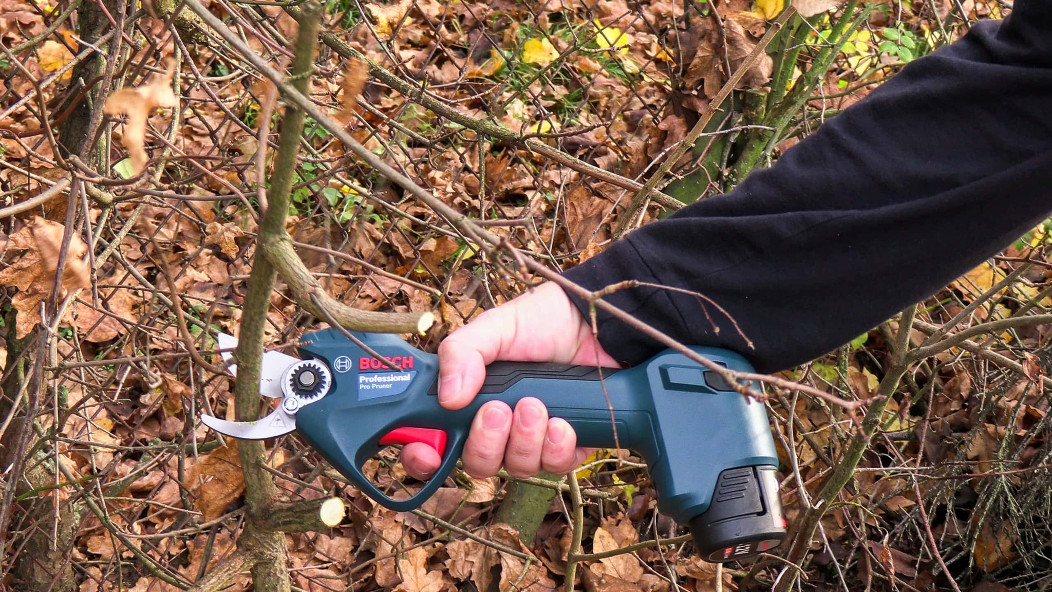 Recenzie aku záhradných nožníc Bosch Pro Pruner Professional