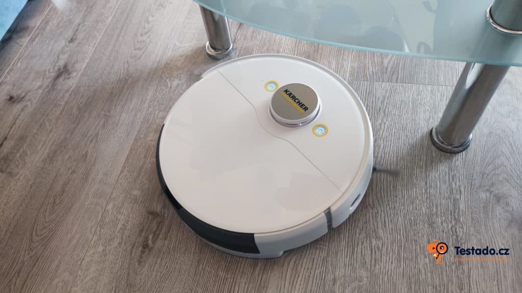 Robotický vysavač Kärcher RCV 5 uklízí