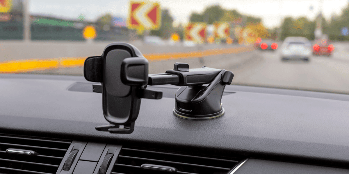 Najlepšie držiaky na mobil do auta na palubnu dosku