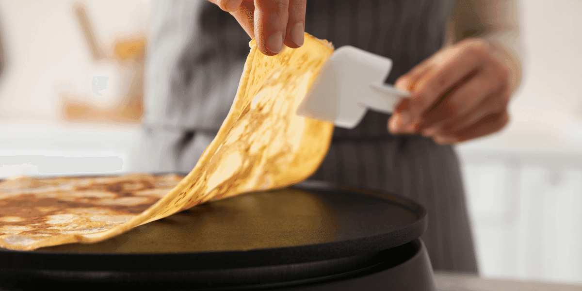 najlepšie palacinkovače–obracanie palacinky