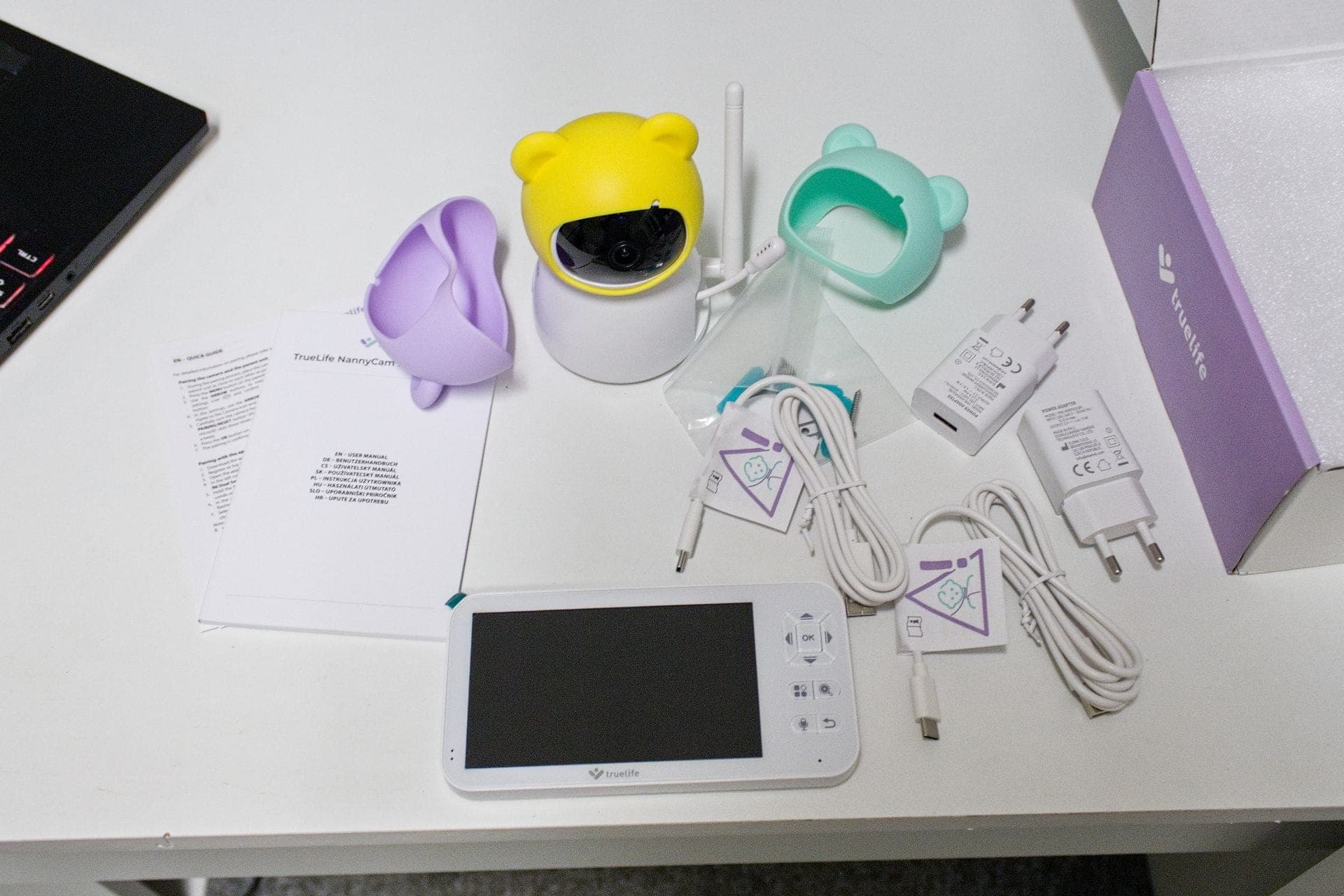 Obsah balenia kamery TrueLife NannyCam R6 Dual Smart, recenzia Testado