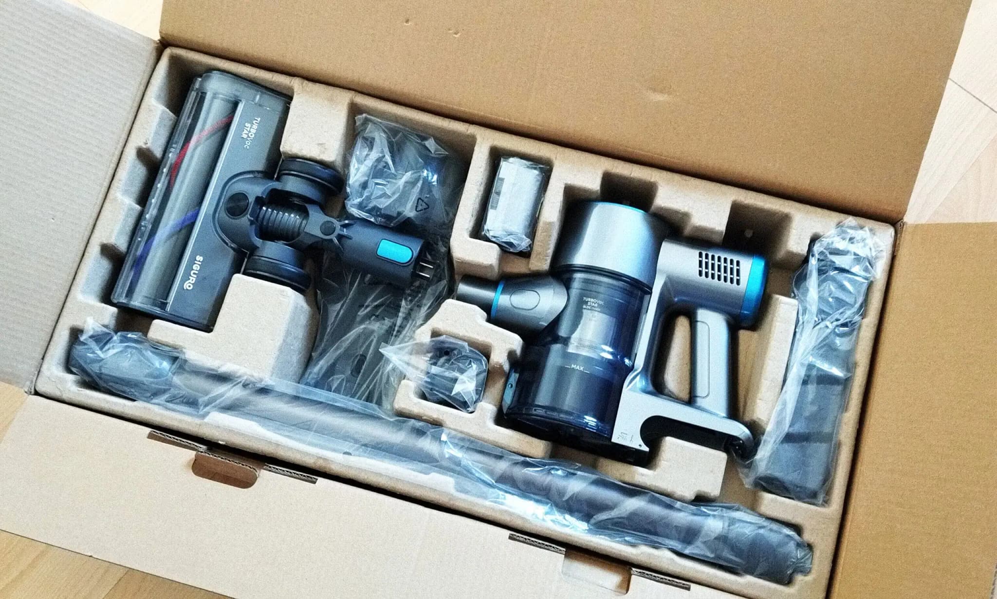 Recenze-Siguro-VT-K910B-TURBOVac-Star-BLDC-rucni-vysavac-unboxing-scaled-1.jpg