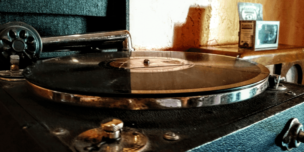 retro gramofony–detail prehravaca