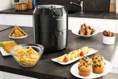 Tefal-EY-201815-teplovzdusna-friteza-jedla-e1600951389158.jpg