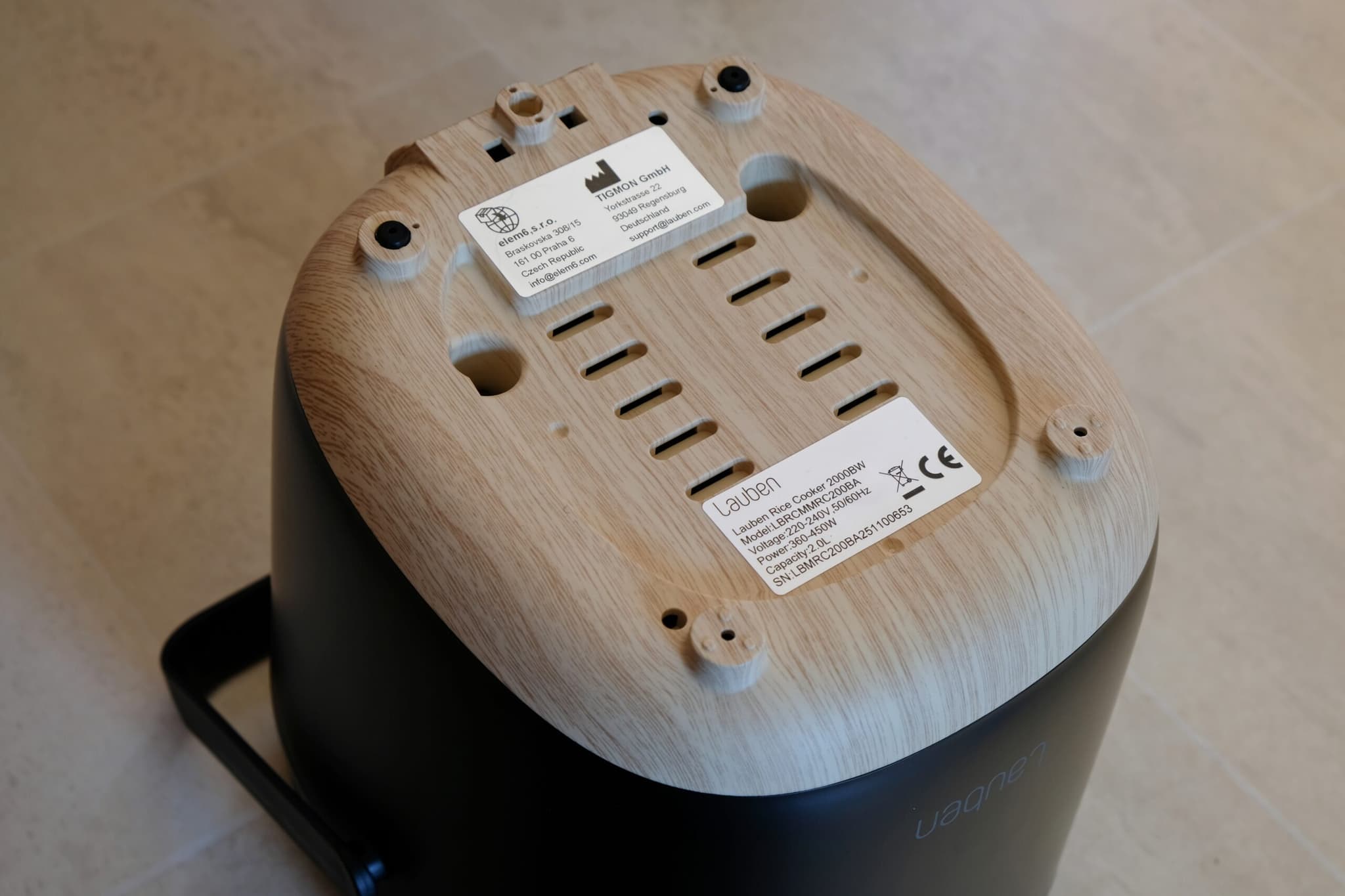 nožičky Lauben Multifunction Rice Cooker 2000BW protišmyk