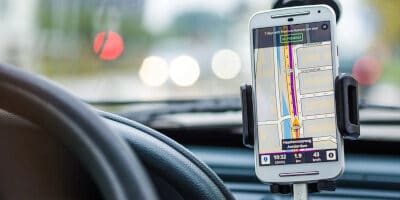 Najlepšie držiaky na mobil do auta – porovnanie 2022