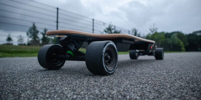 NajlepÅ¡ie elektrickÃ© skateboardy a longboardy 2023